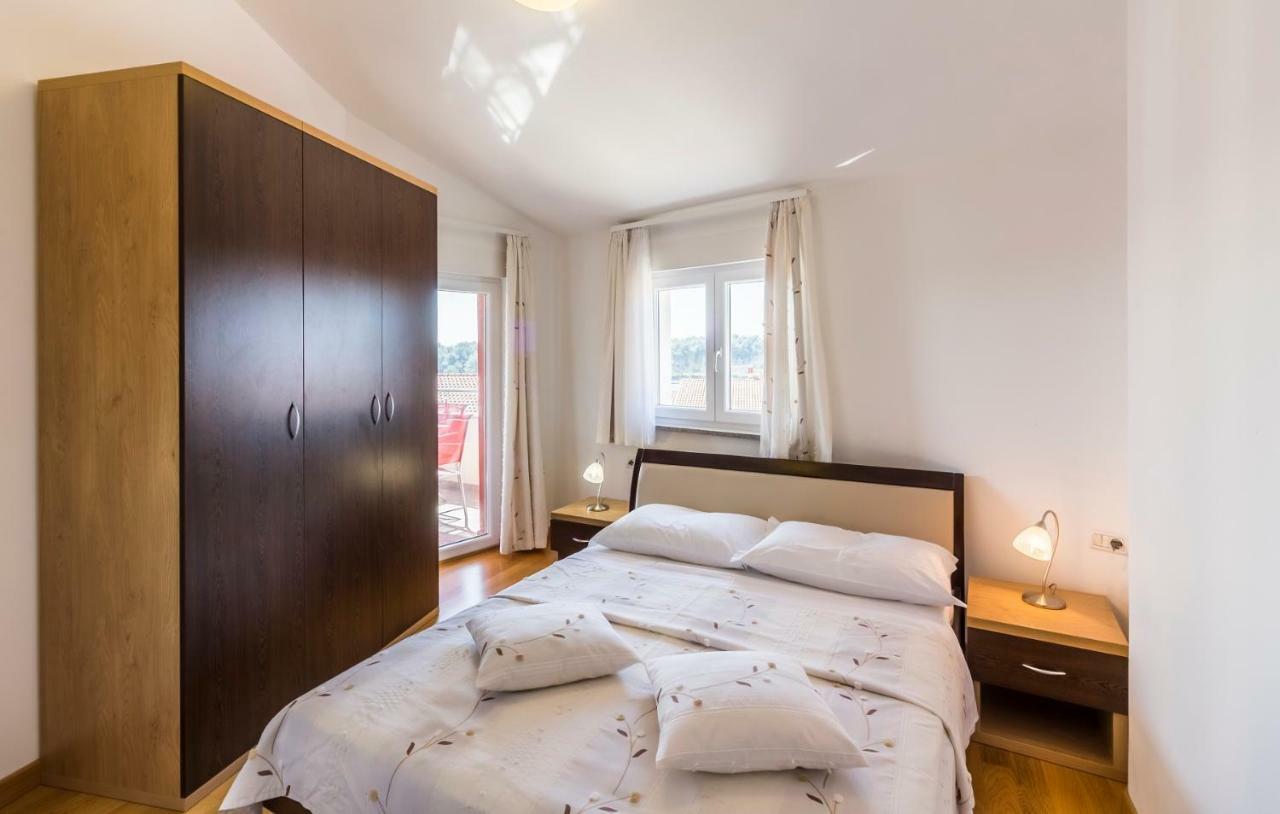 Apartman Kp Medulin Exteriör bild