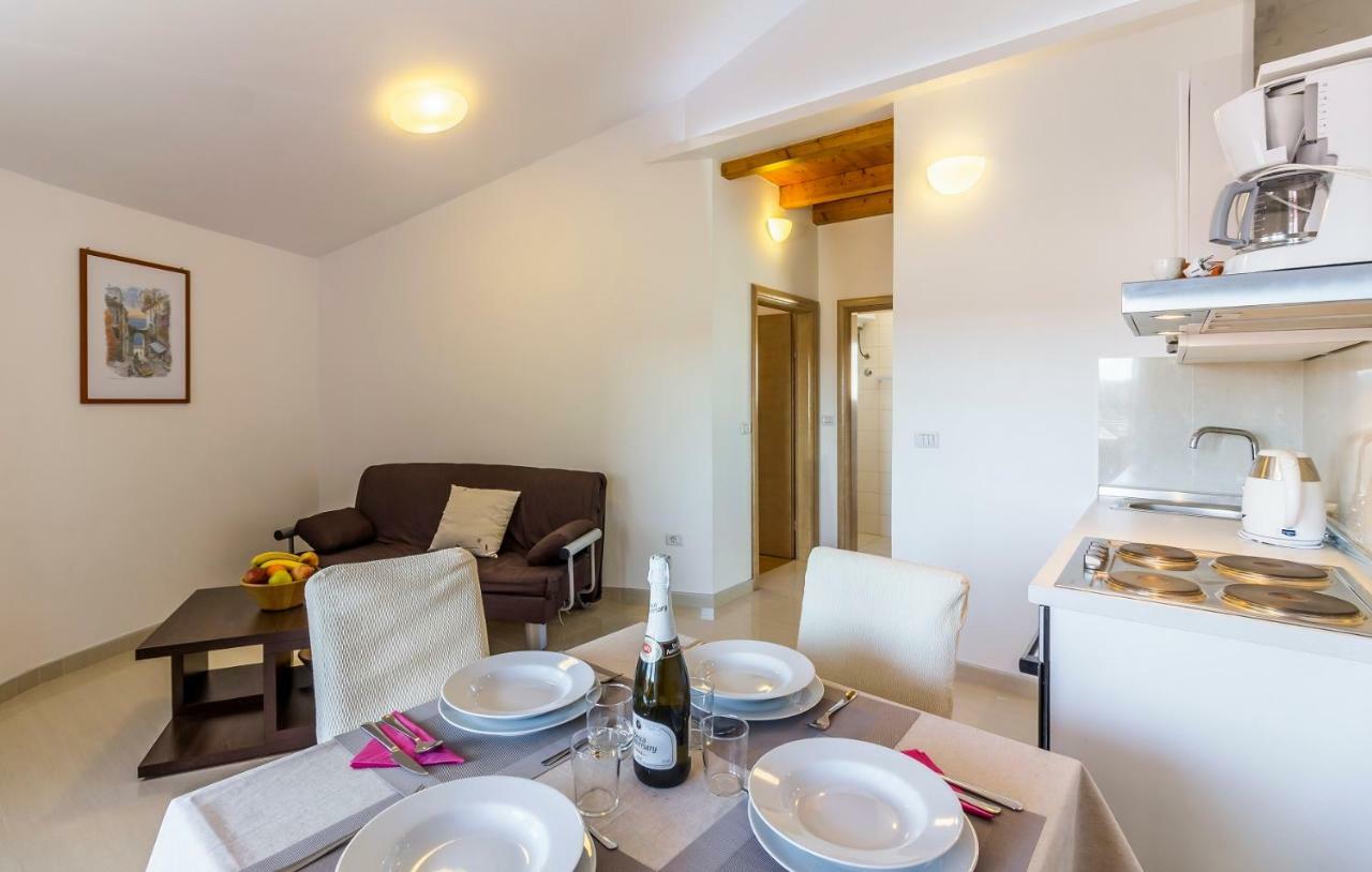 Apartman Kp Medulin Exteriör bild